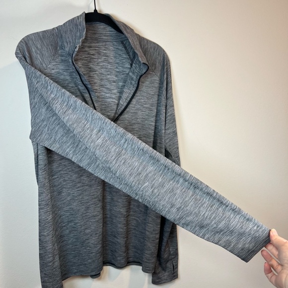 Under Armour Womens Large 1/4 Zip Pullover Shirt Gray Lightweight Running Pocket - Picture 3 of 13
